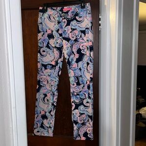 LIKE NEW Lilly Pulitzer dress pants size 6